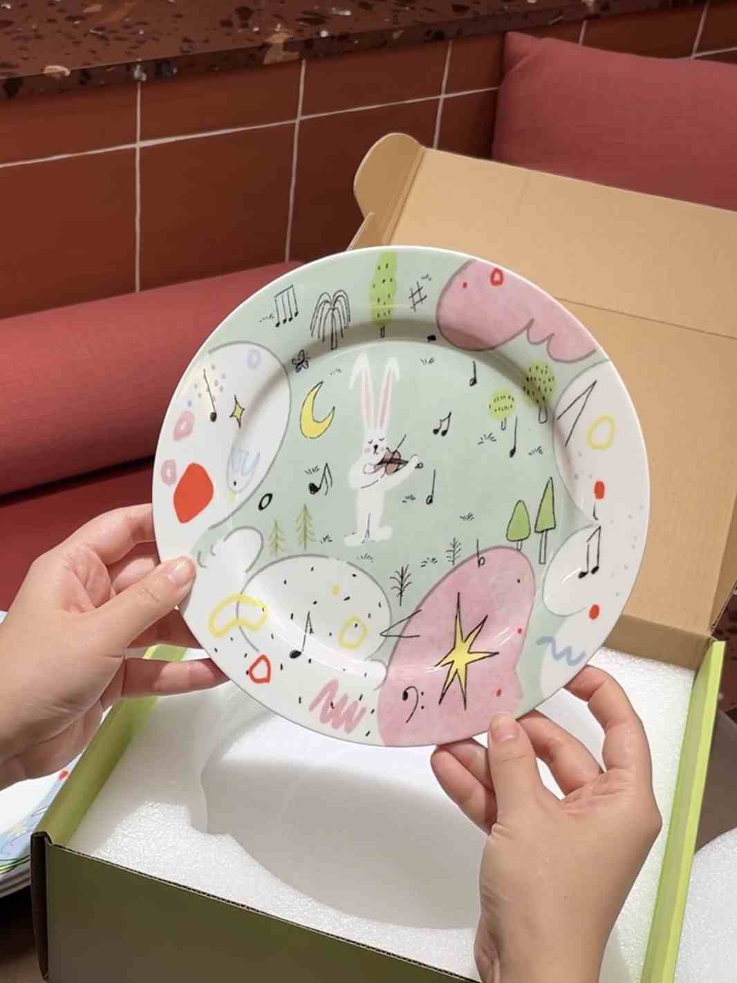 Taka Fun Market Forest Concert Round Dinner Plate Gift Set