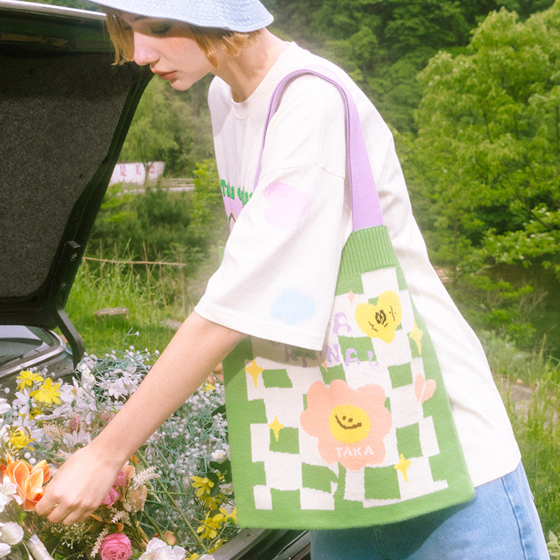 TAKA Original Fun Growing daisy knitted tote bag